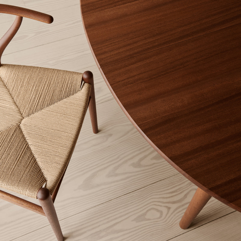 Carl Hansen - CH24 Wishbone Chair, schwarzes Geflecht