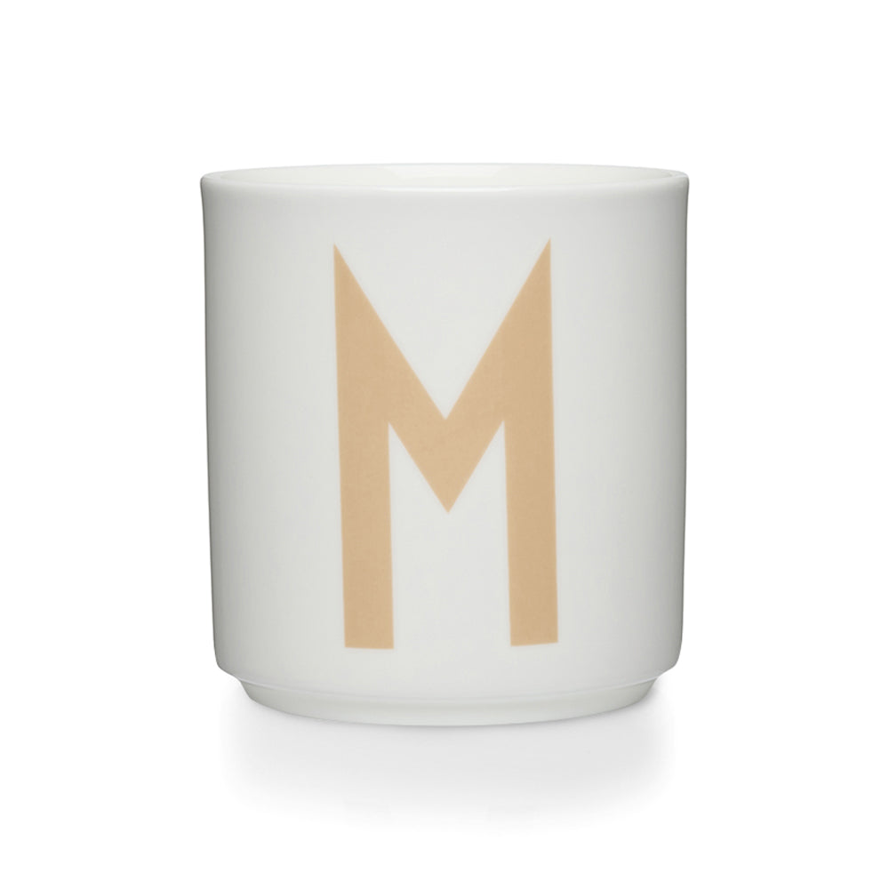 Design Letters - AJ Porzellan Becher A-Z | M / beige/weiß