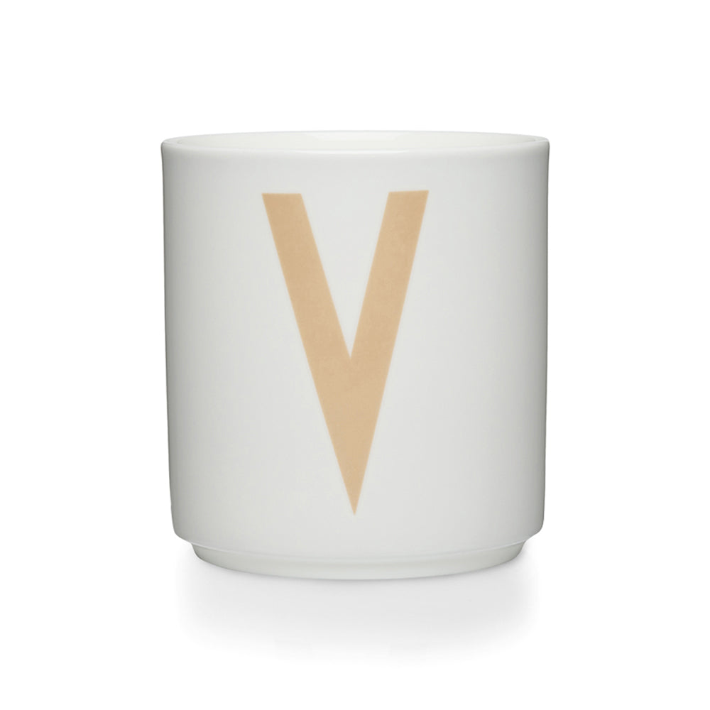 Design Letters - AJ Porzellan Becher A-Z | V / beige/weiß