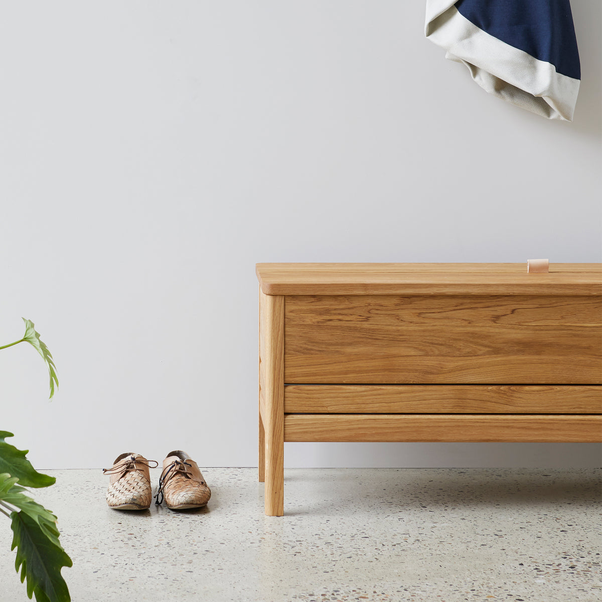 Form &amp; Refine - A Line Truhenbank | Eiche / 111 cm