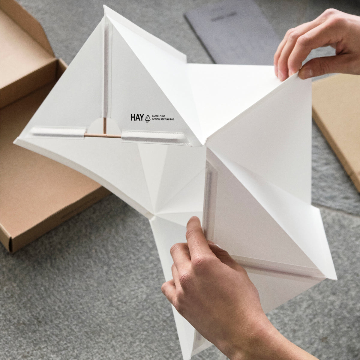 HAY - Paper Cube Papier Tischleuchte