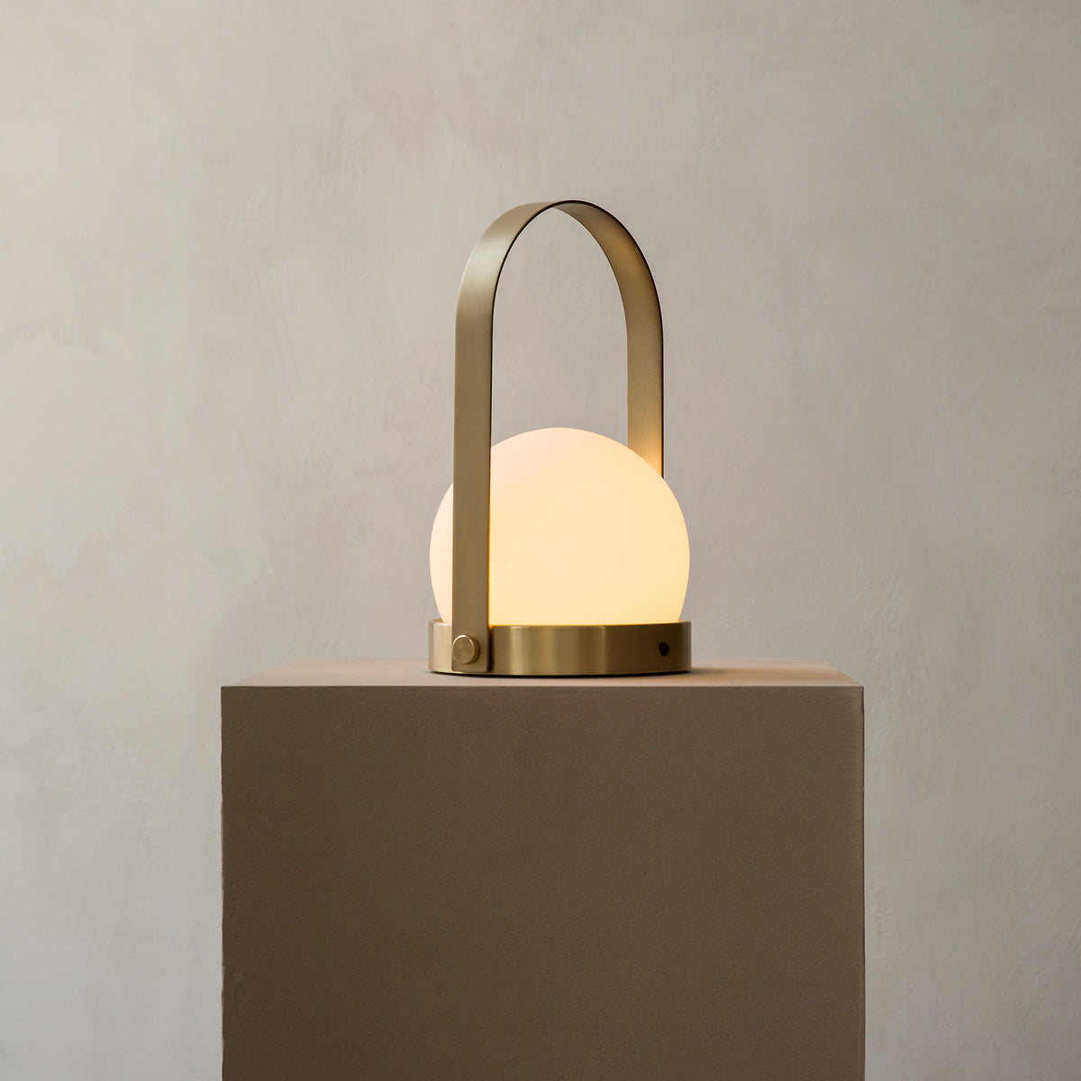 Audo - Carrie LED Lamp | messing
