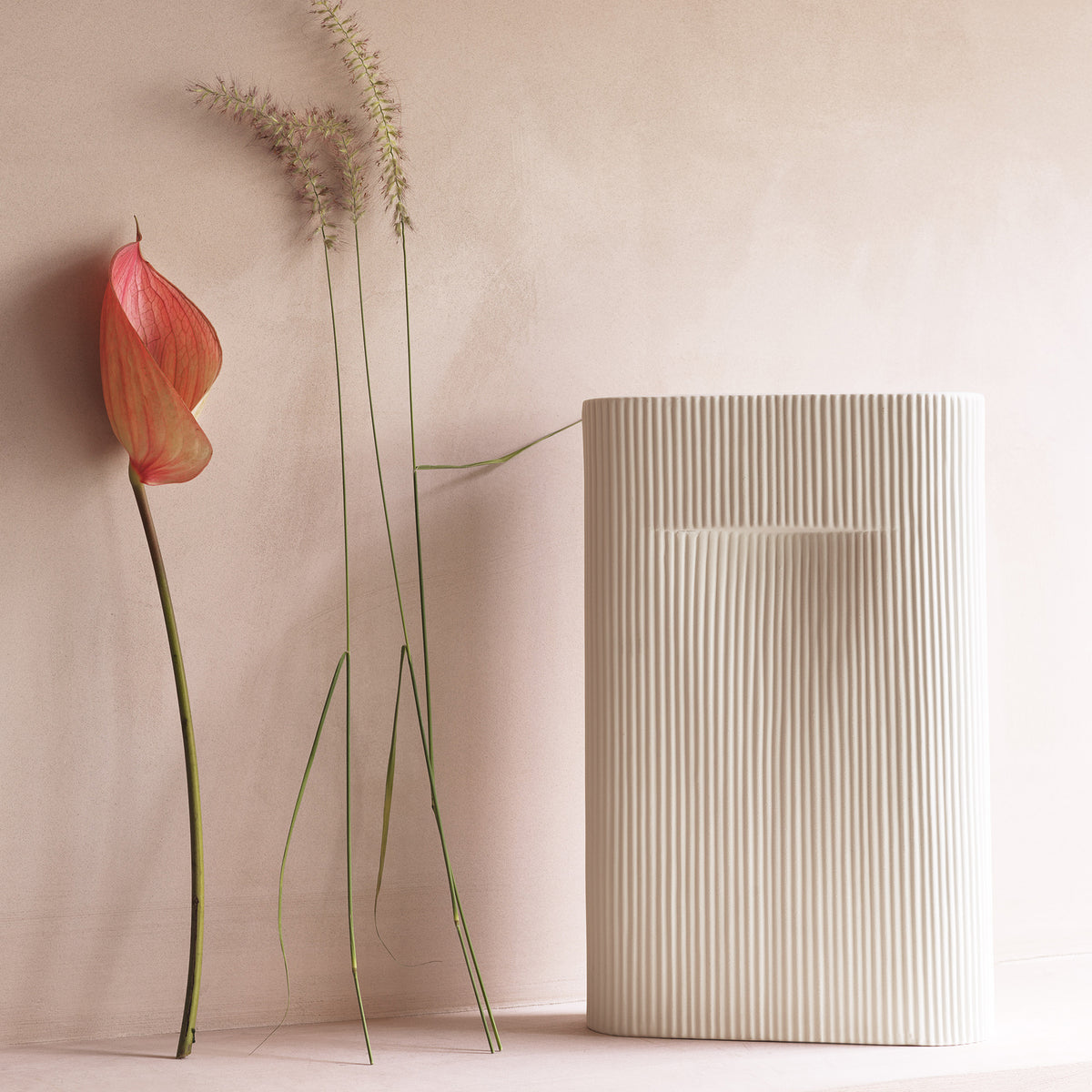 Muuto - Ridge Vase | H 35 cm / off-white